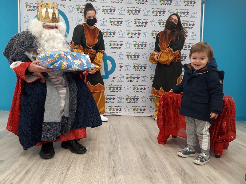 Los Reyes Magos visitan a los niños de Aspanoa