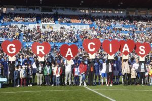 15.000 personas arropan a los niños de Aspanoa en La Romareda