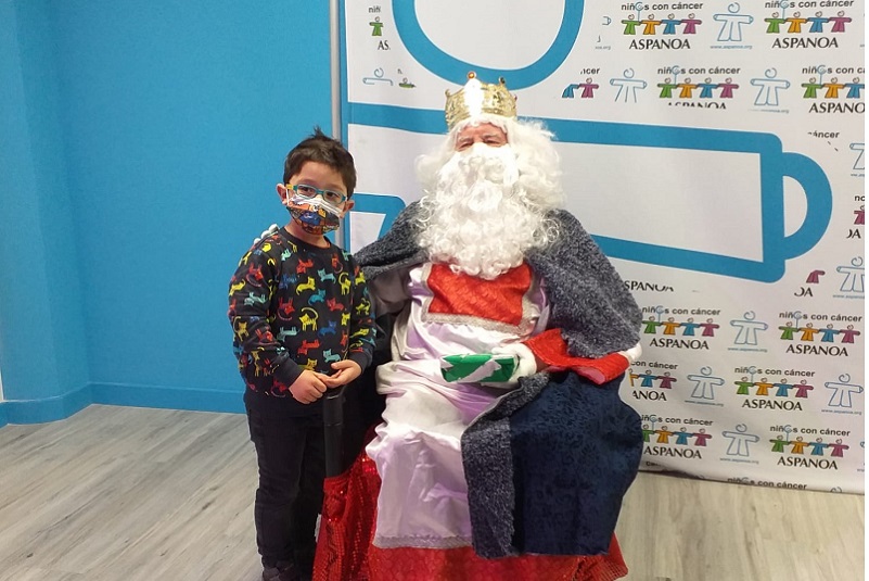 Los Reyes Magos visitan Aspanoa para dar regalos a nuestros pequeños valientes