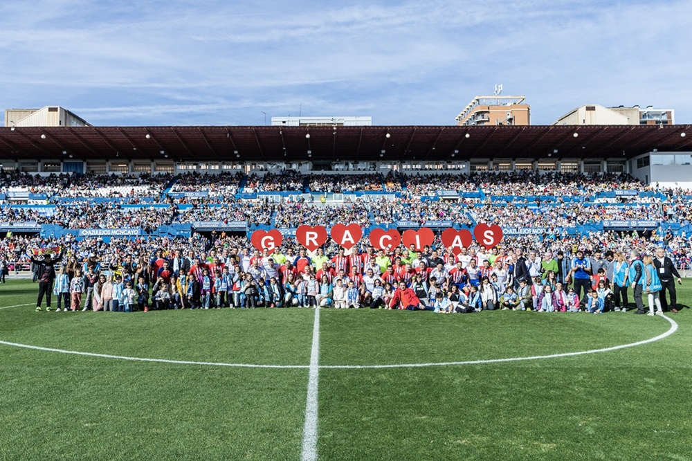 24.000 espectadores arropan a los niños con cáncer en La Romareda