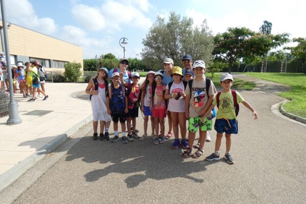 45 niños y adolescentes participan en el campamento de verano de Aspanoa