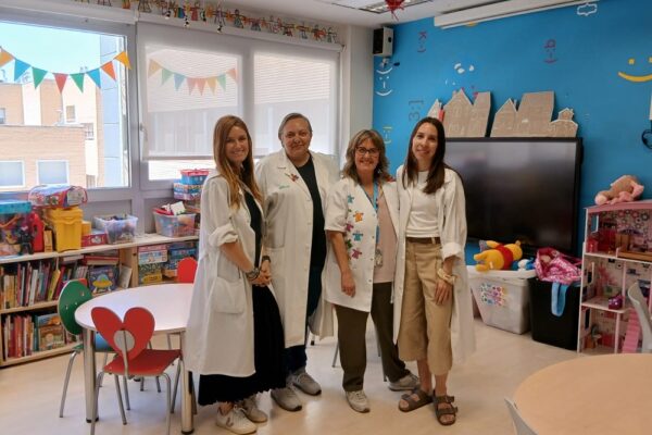 Aspanoa lleva la conexión wifi al Aula Hospitalaria del Miguel Servet